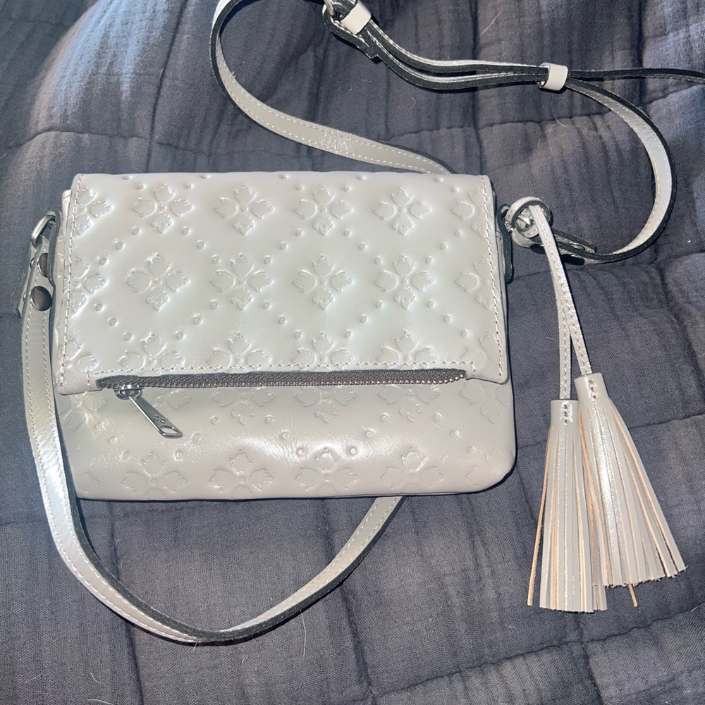 NWOT Patricia Nash Corfu Embossed Crossbosy bag, grey